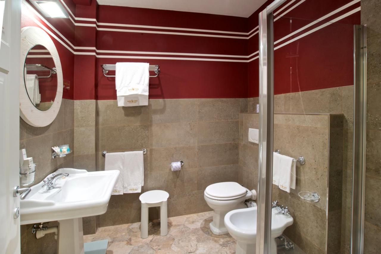 Design Suite Тирано Экстерьер фото