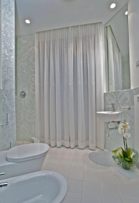 Design Suite Тирано Экстерьер фото