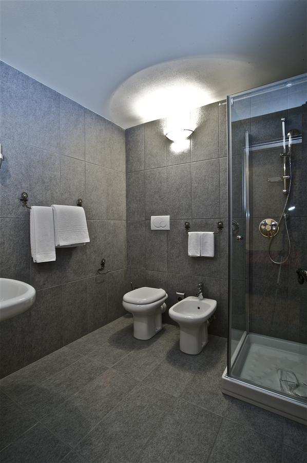 Design Suite Тирано Экстерьер фото
